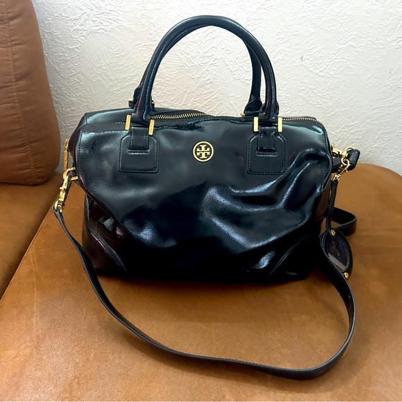 Tory Burch leather purse. Black patent leather. - Picture 1 of 5